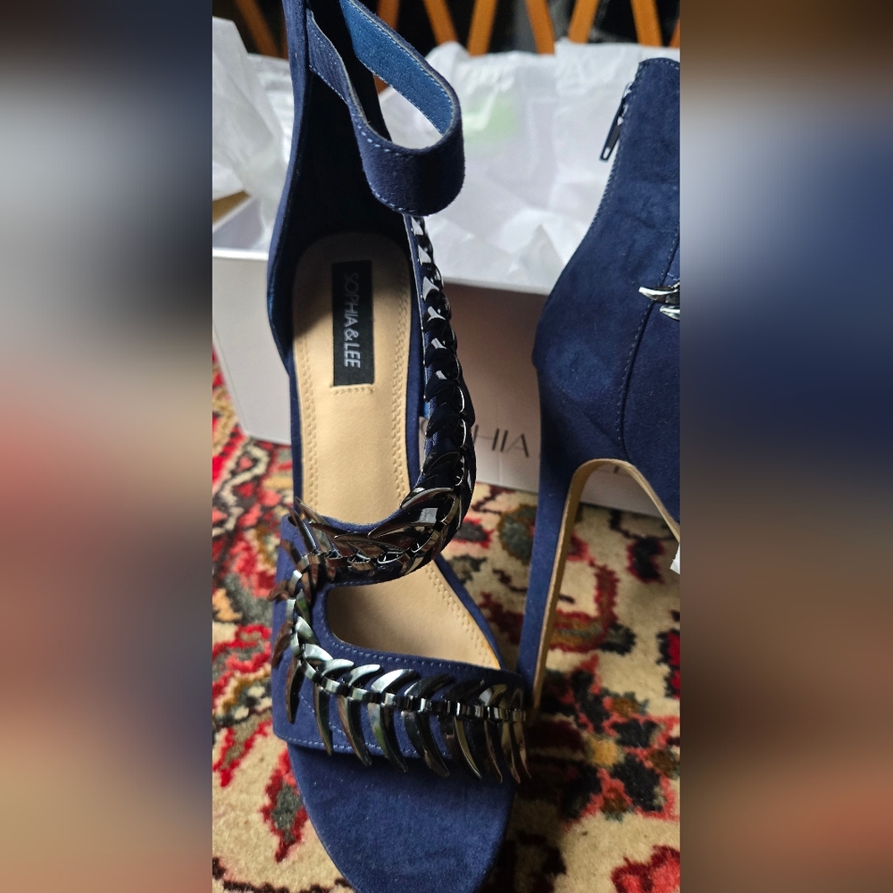Sophia & Lee Navy Heels W/Silver Snake Jewel Detailing Sz7.5 STUNNING! NIB - Picture 13 of 16